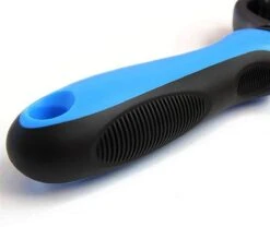 Professionele 2-Zijdige Ondervacht Kam Voor Hond En Kat – Hondenborstel – Kattenborstel - Hondenkam –Anti Klit - Haarverwijderaar Voor Huisdieren - Pijnloos - – Klittenkam – Verwijdert Klitten – Voorkomt Haaruitval – Black Friday - Sinterklaas 10 Professionele 2-Zijdige Ondervacht Kam Voor Hond En Kat – Hondenborstel – Kattenborstel - Hondenkam –Anti Klit - Haarverwijderaar Voor Huisdieren - Pijnloos - – Klittenkam – Verwijdert Klitten – Voorkomt Haaruitval – Black Friday - Sinterklaas -DierenPlezier 1200x1012 1