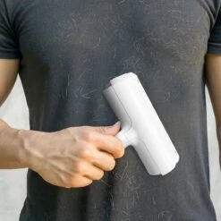 Merkloos Huisdierhaar Verwijderaar | Hondenhaar | Pluizenborstel| Ontharingsborstel | Blauw Of Rood | Kledingroller 6 Merkloos Huisdierhaar Verwijderaar | Hondenhaar | Pluizenborstel| Ontharingsborstel | Blauw Of Rood | Kledingroller -DierenPlezier 1200x1200 90