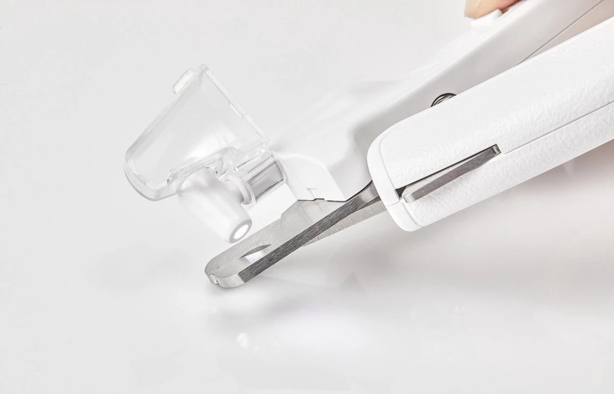 Professionele Oplaadbare LED Licht Nagelknipper, Hond, Kat, Knaagdier, Huisdieren | Dog, Cat, Nail Clipper LED Light, Rechargeable, USB Kabel | Nagelvijl - Nagelschaar Met Vijl, Opvang Van Nagels | Vergrootglas 5x | Extreem Veilig & 100% Effectief 6 Professionele Oplaadbare LED Licht Nagelknipper, Hond, Kat, Knaagdier, Huisdieren | Dog, Cat, Nail Clipper LED Light, Rechargeable, USB Kabel | Nagelvijl - Nagelschaar Met Vijl, Opvang Van Nagels | Vergrootglas 5x | Extreem Veilig & 100% Effectief - Afbeelding 4