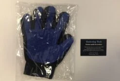 Merkloos Vachtverzorgingshandschoen 32 Merkloos Vachtverzorgingshandschoen -DierenPlezier 1200x807