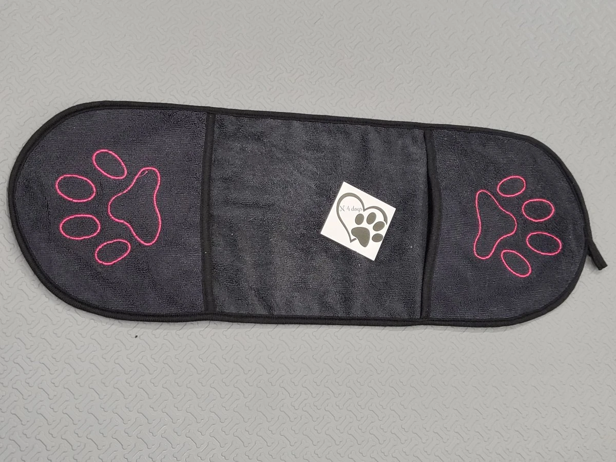 N4dogs – Hondenhanddoek – Honden Handdoek – Microvezel Handdoek – Handdoek Hond – Droogdoek Hond – Dierendeken – Sterk Absorberend – Handdoek Met Zakken - Zwart - 66 X 23 Cm 4 N4dogs – Hondenhanddoek – Honden Handdoek – Microvezel Handdoek – Handdoek Hond – Droogdoek Hond – Dierendeken – Sterk Absorberend – Handdoek Met Zakken - Zwart - 66 X 23 Cm - Afbeelding 2