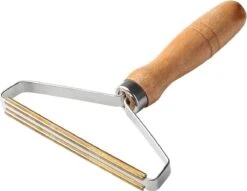 Pluizen Verwijderaar - Kleding Ontpiller - Draagbare Lint Remover - Wollen Kleding - Verwijdert Dierenhaar - Haren Verwijderen 7 Pluizen Verwijderaar - Kleding Ontpiller - Draagbare Lint Remover - Wollen Kleding - Verwijdert Dierenhaar - Haren Verwijderen -DierenPlezier 1200x926 1